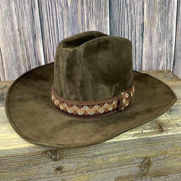 Ya Los Angeles Other - YA Faux Chocolate Brown Suede Hat